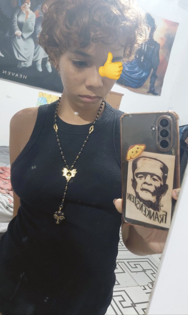 inanaotemx's tweet photo. Fazendo colar gotico com simbolismo africano porque eu #posso https://t.co/2T2gwBzaiV