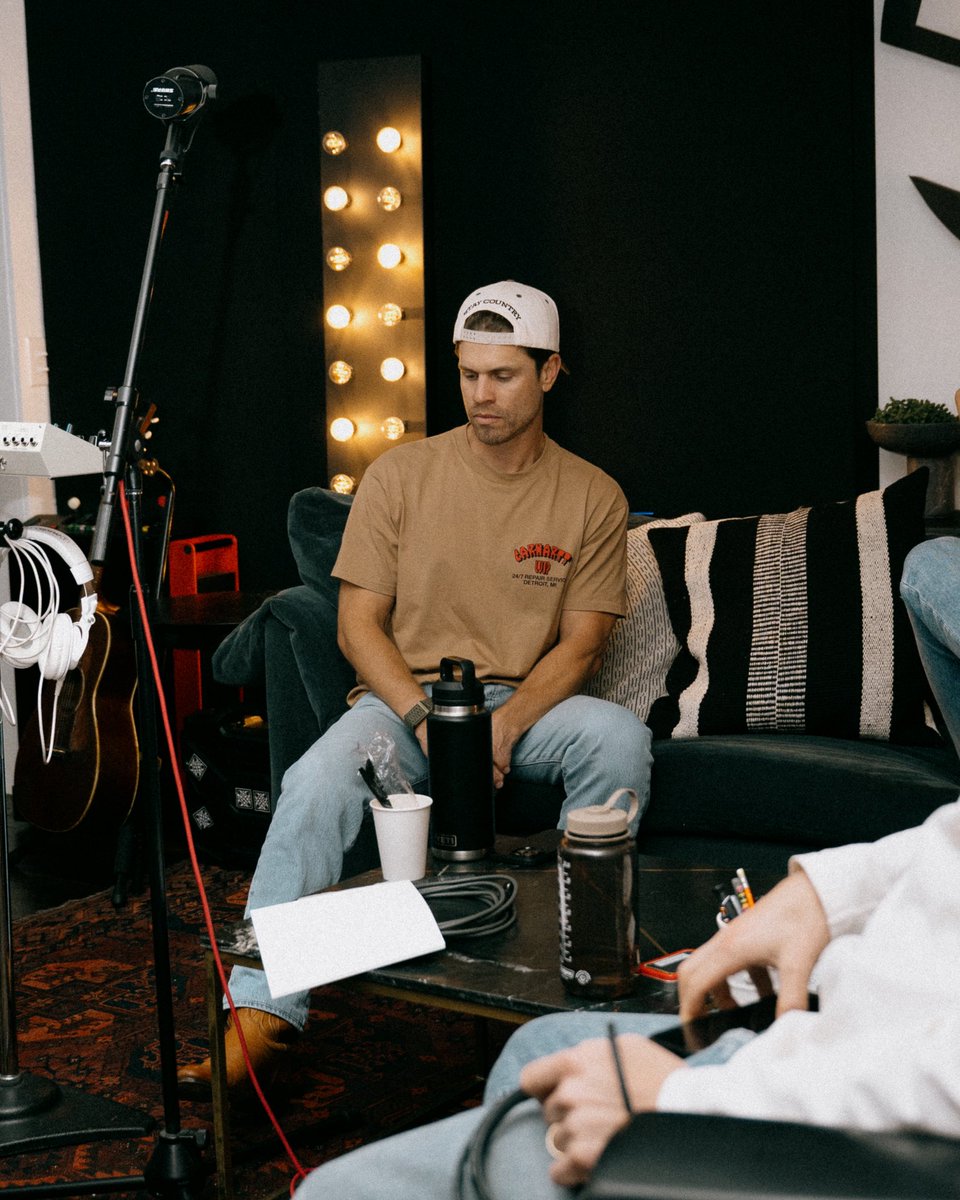 Dustin Lynch tweet media