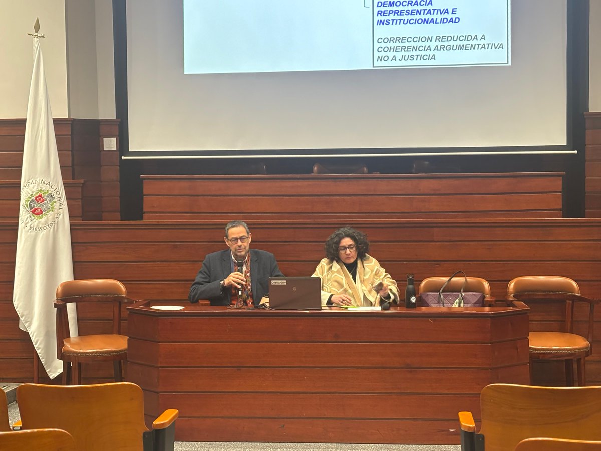 fdcps_unal's tweet photo. #EventosFDCPS Hoy, en una nueva Conferencia Doctoral, el Prof. @OMejiaQuintana expone su “Teoría crítica del derecho en la Escuela de Frankfurt” ¿Cuáles son los puntos clave? 👉🏻 | 📱 Transmisión: https://t.co/4ucHA7WVMk | 📍 Edificio 201 de @BogotaUNAL https://t.co/X4S2Cn90Mm