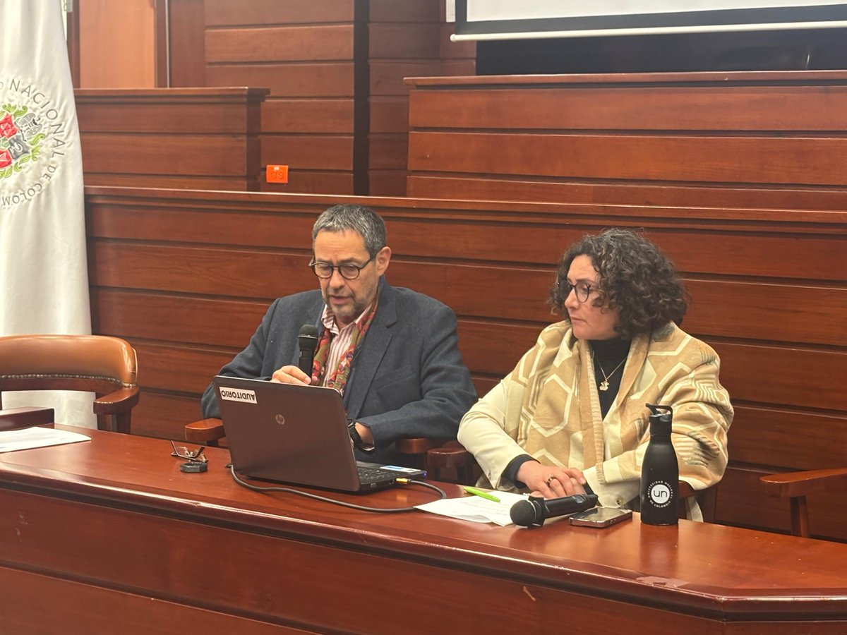 fdcps_unal's tweet photo. #EventosFDCPS Hoy, en una nueva Conferencia Doctoral, el Prof. @OMejiaQuintana expone su “Teoría crítica del derecho en la Escuela de Frankfurt” ¿Cuáles son los puntos clave? 👉🏻 | 📱 Transmisión: https://t.co/4ucHA7WVMk | 📍 Edificio 201 de @BogotaUNAL https://t.co/X4S2Cn90Mm