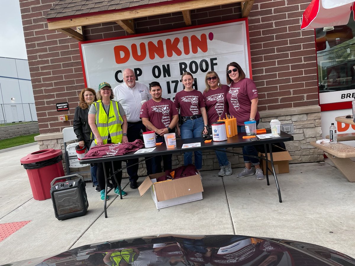 AlsipPD's tweet photo. Two-day countdown! 🚔☕

Come see us on the rooftop this Friday, May 15 from 5AM to 12PM at two  
@dunkindonuts locations to raise funds for @SpecialOlympics Illinois, part of the @LETRforSO!

📍 Gas N' Wash Dunkin' at 4361 W 127th St
📍 Dunkin' at 12150 S Cicero Ave https://t.co/6CKxWkfxPn