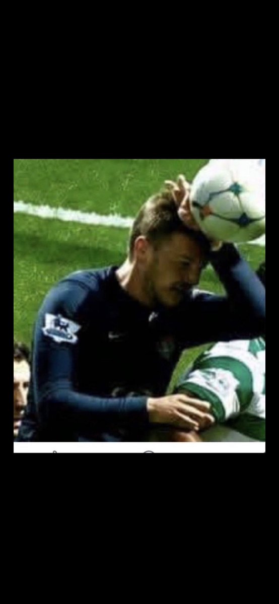 Ewan tweet media
