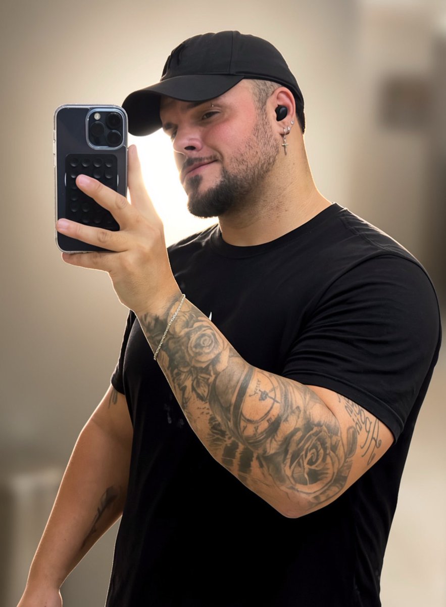 pôRafael tweet media