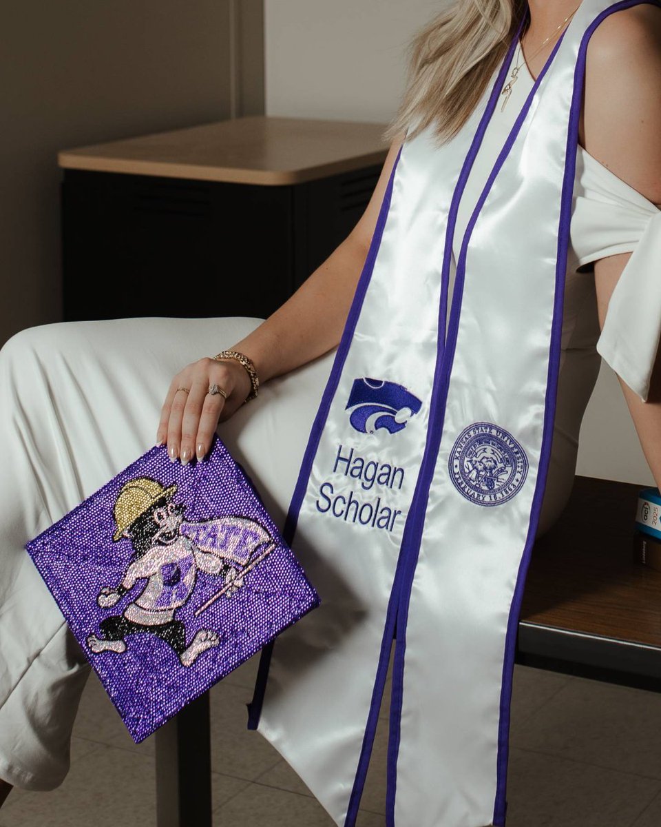 KState's tweet photo. A moment for the grad cap 💜

#KState https://t.co/6gxvigfsdK