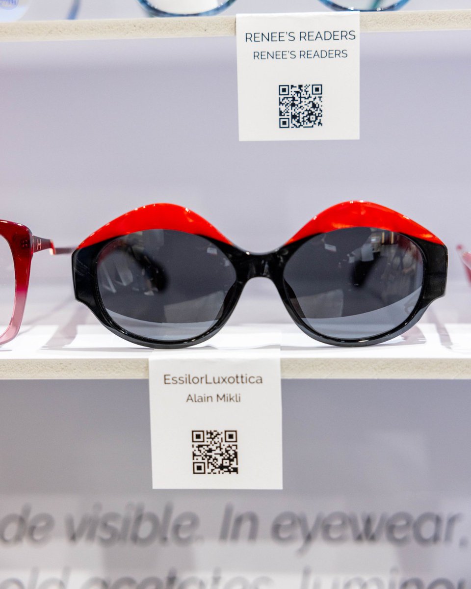VisionExpo's tweet photo. Trending at #VisionExpo: Retro Revival 🕺

Vintage-inspired frames are everywhere—aviators, slim ’90s shapes, and reworked classics with modern proportions. https://t.co/65duvEeMxr