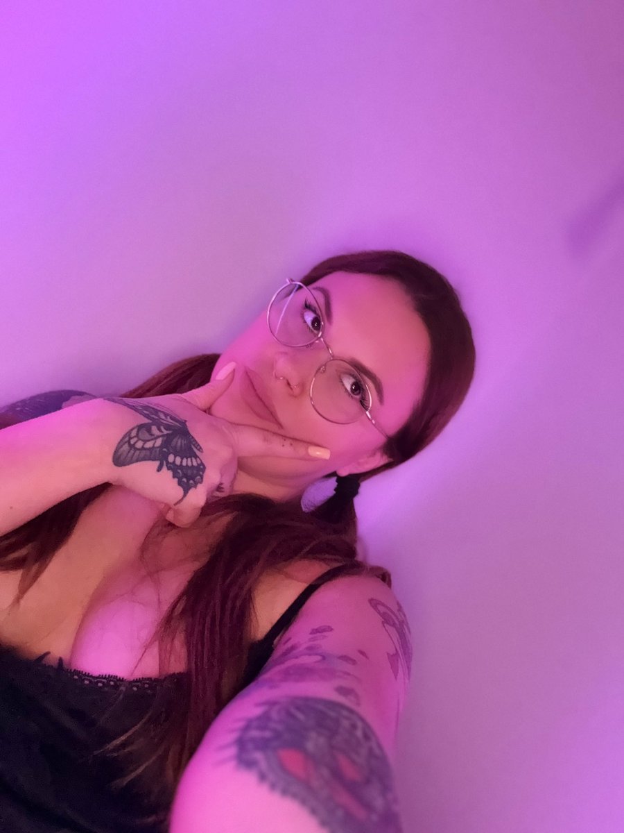 bratafterdark tweet media