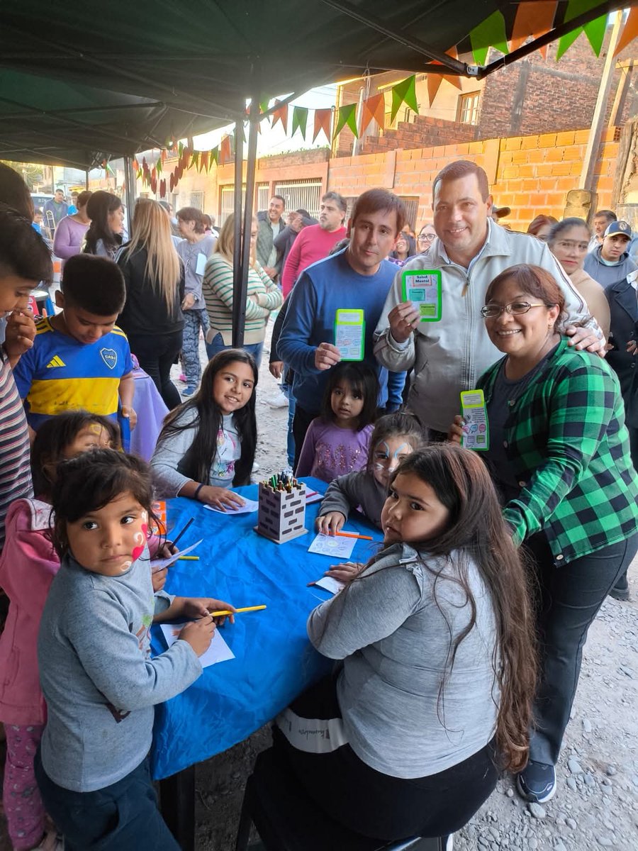 ernestoggr0's tweet photo. Visitamos el centro "Buenos Amigos" en el B° Ex Aeropuerto.
Mientras algunos proponen la libertad de la motosierra y el desempleo, nosotros decimos: sin derechos básicos, la libertad es una promesa vacía. https://t.co/cjlW22ImFu