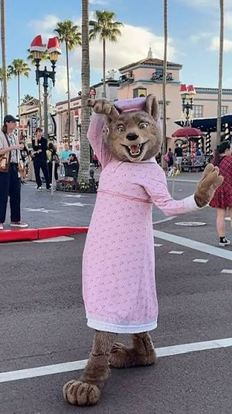 RYNE0CEROS's tweet photo. @lydiabkollins Big Bad Wolf erasure https://t.co/vI7FWtZPcx