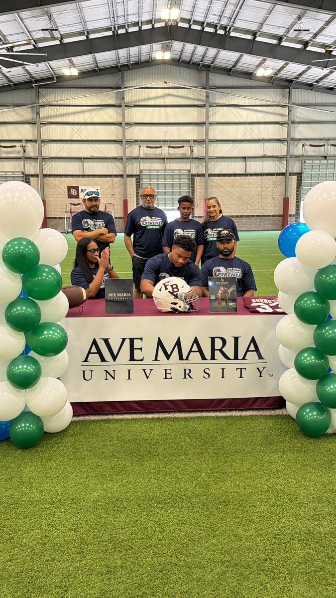 FBswarmfootball's tweet photo. DL Anthony Mimms signed with @GyreneFootball! https://t.co/OVwcoPfDAi