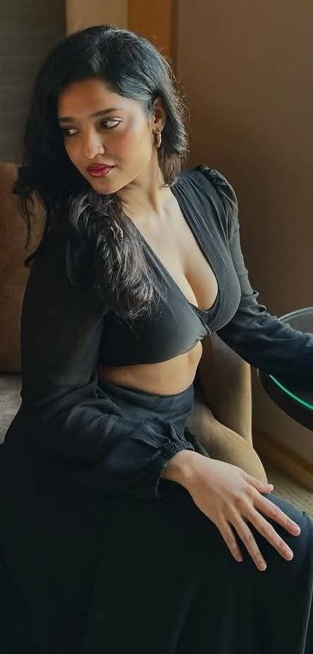 freaky_boyofl's tweet photo. Rithick ahhhh Singh 🥵 boxer and Actress https://t.co/Tr7g19lOdJ