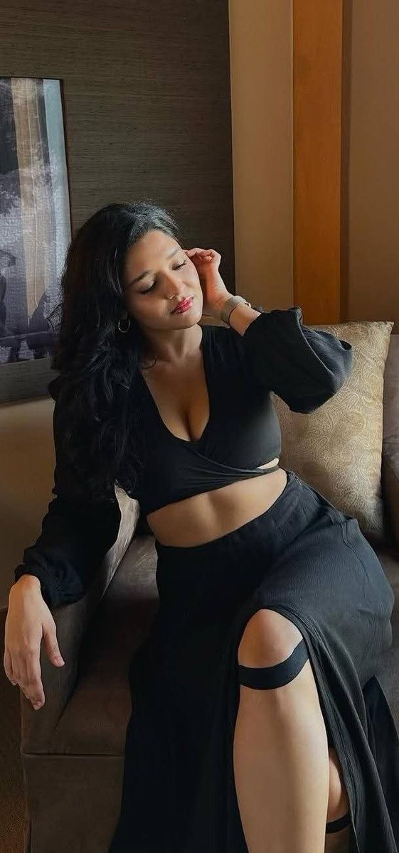 freaky_boyofl's tweet photo. Rithick ahhhh Singh 🥵 boxer and Actress https://t.co/Tr7g19lOdJ