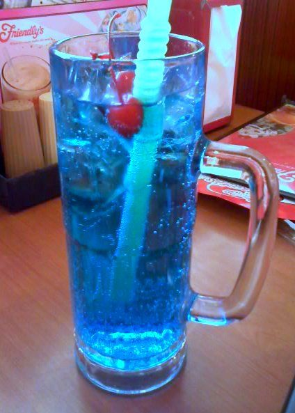 JordanHGus's tweet photo. all i need to heal is this combo from a friendly's (circa 2004) https://t.co/frgjdkIFb6