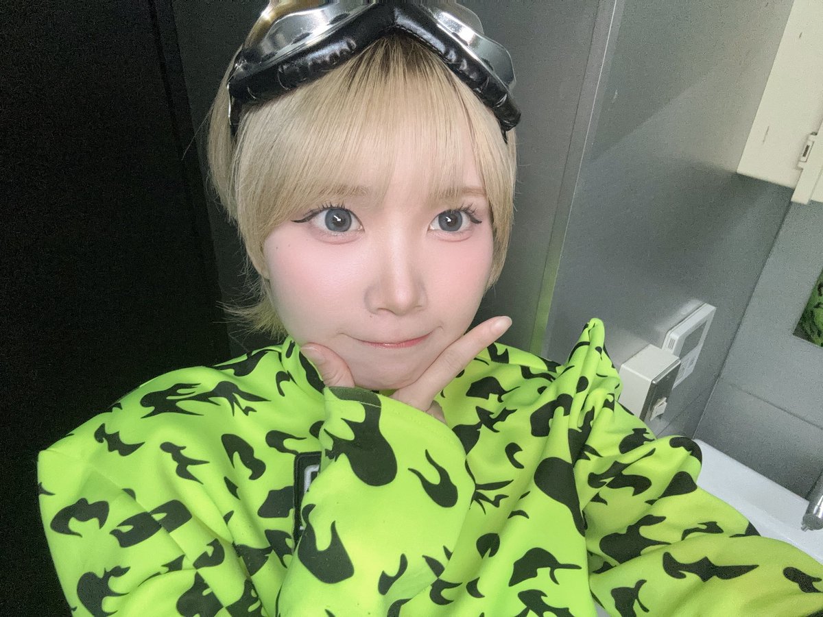 湖乃ここの💛 tweet media