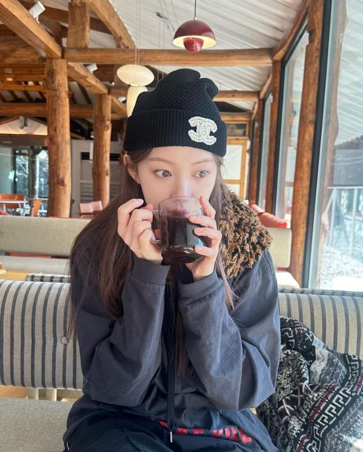 이성경 tweet media