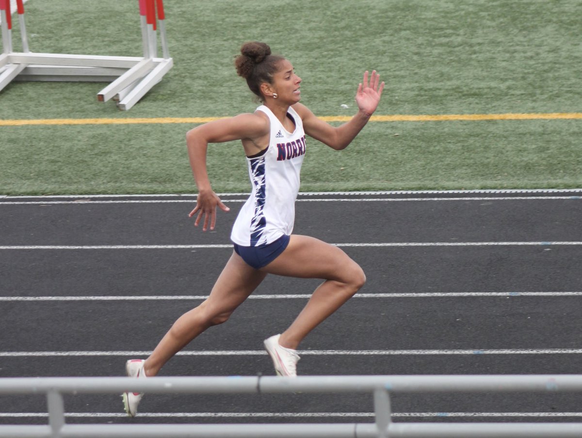 KindraGate84909's tweet photo. My District Champion x3 in Long Jump, 100m, &amp; 200m. State bound girl! Go have some fun! 🥇🥇🥇🤩⭐️ https://t.co/J9U1gBFiEs