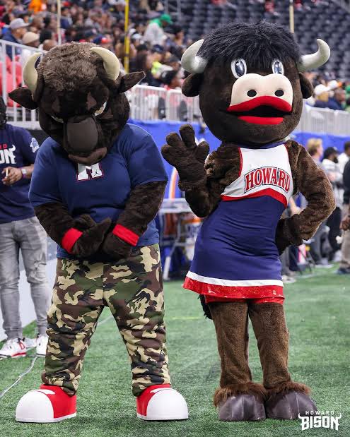 BJDaGr8's tweet photo. Extremely Blessed to receive an offer from Howard University💙❤️
#blessed
@CoachThomas_14 @CoachBrandon86 @HBFATHLETES @DarrellStrongHC @coachadk @JerryRecruiting @CoachBlu954 https://t.co/cTemLXLIpg