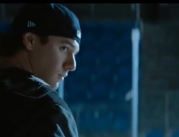 eve maria 🏒📖 tweet media
