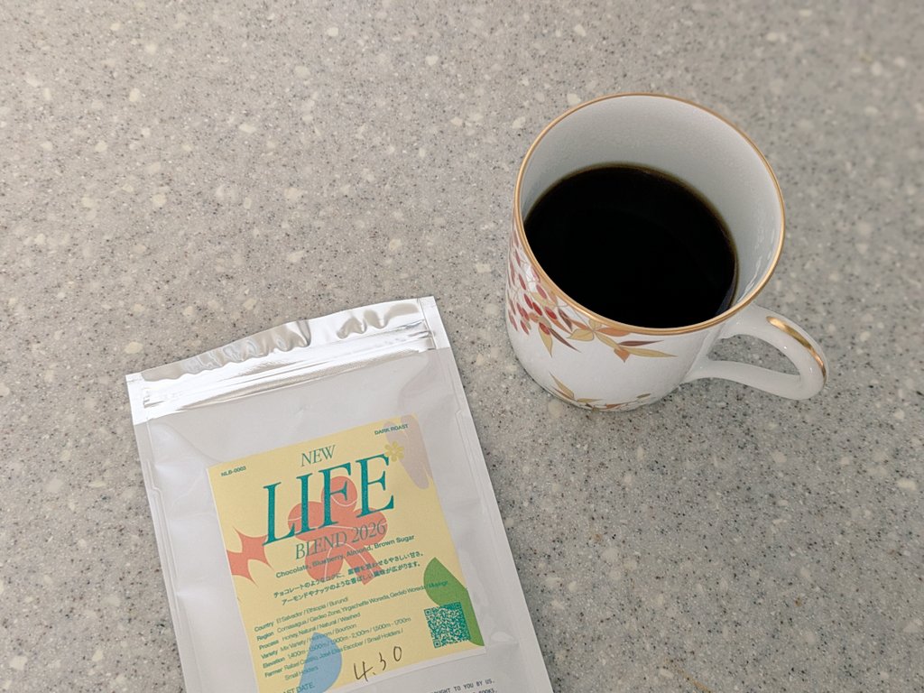 t_t33's tweet photo. 今日も←昨日も→NEW LIFE BLENDからスタートだ笑
昨日は深煎り?ほんとに?思うほどの後味すっきりだったけど本日はさわやかでありつつ深煎りの苦味もきちんと
重すぎない深煎り、朝でも美味しい
#postcoffee https://t.co/kZYPvVrTE9