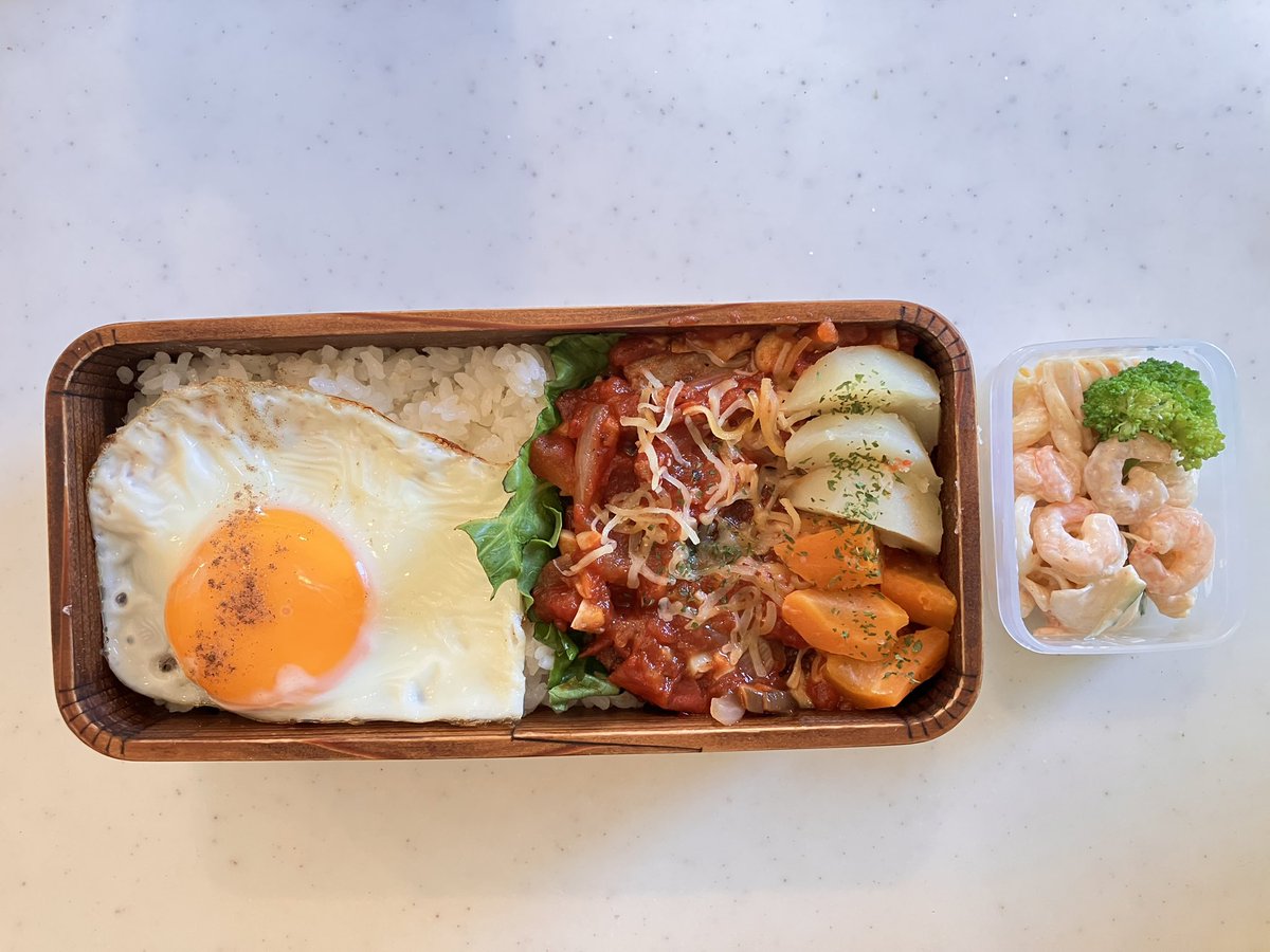msrcar9526's tweet photo. 今日のお弁当完成！

・マルシンハンバーグのトマト煮
・ジャガイモとニンジン
・目玉焼き
・小エビとマカロニのサラダ
・ブロッコリー

お弁当のヒント有難うございます♪

#お弁当
#お弁当記録
#マルシンハンバーグ
#メニューのひんと https://t.co/2tlUxiLRPI