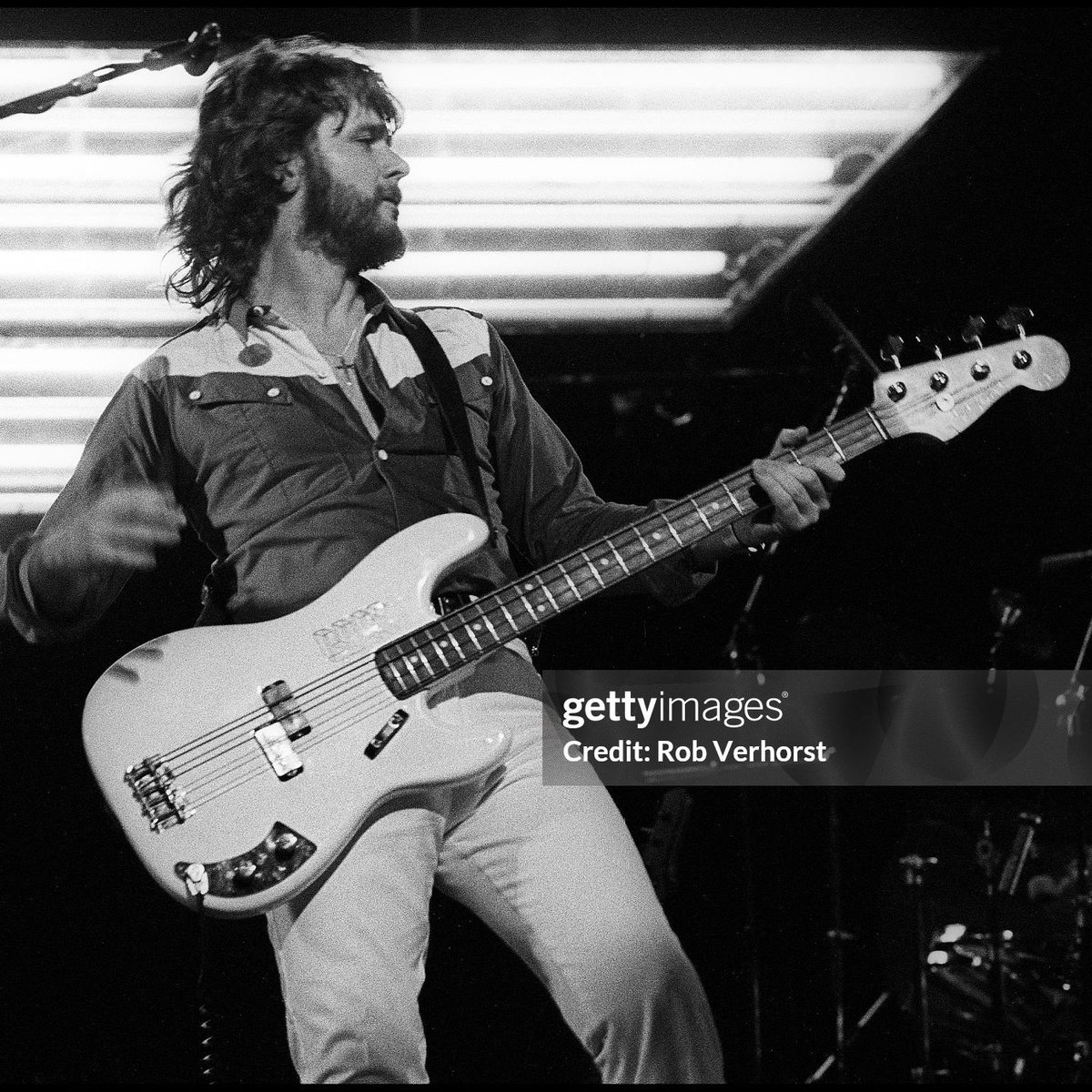 JunJobton's tweet photo. #JohnWetton #ChrisSquire๐ธ#Friends
#smile ๐ฌ๐งUK #British #ProgressiveRock
#super #ProgRock #group @yesofficial
John #Wetton #live on #stage
at #Congresgebouw #Hague #Netherlands 16th #December 1979.
#Photo by #RobVerhorst #musiclegend
#70s #Art #Rock #Music ๐๏ธ#vocal #Bass https://t.co/PBsnVajmj1