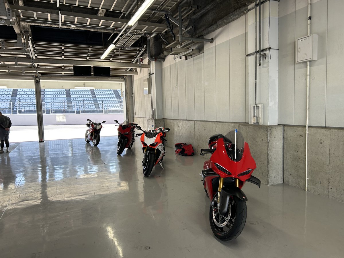 SnowBike's tweet photo. 準備中です https://t.co/ZqObSQhJTC