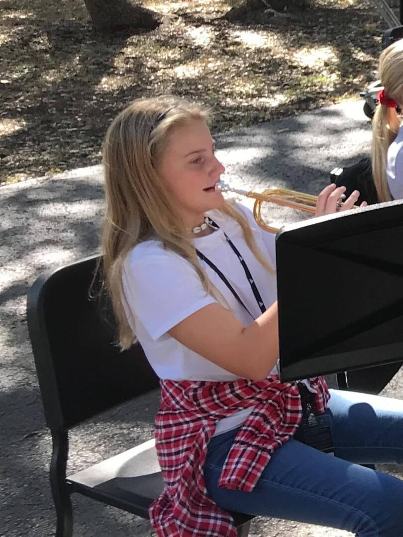 CLHawkBand's tweet photo. Awwww beginner Sam!  #seniors26 https://t.co/GIdle80evZ https://t.co/s9PnPIoaDS