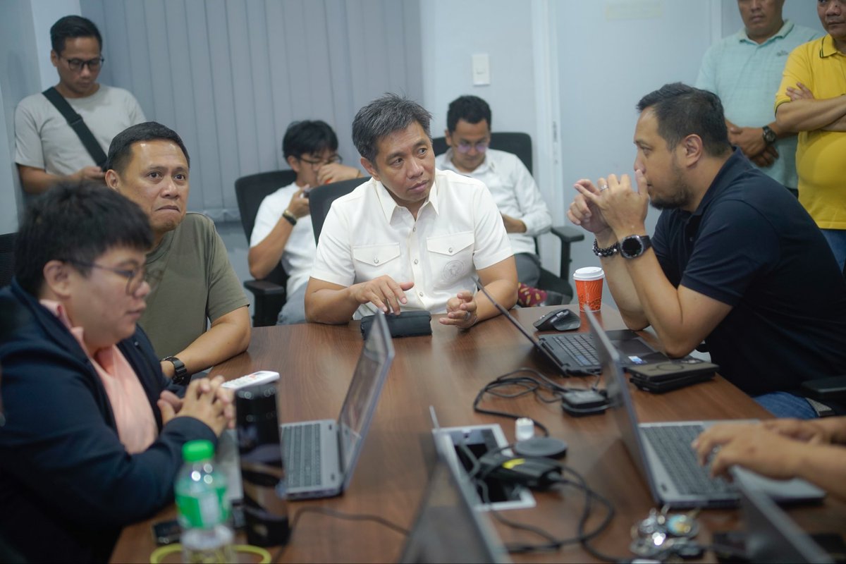 Sec_HenryAguda's tweet photo. Simula kagabi, nakaalerto ang Department of Information and Communications Technology (DICT) at Cybercrime Investigation and Coordinating Center (CICC) upang tiyakin ang kaligtasan at kaayusan ng online space kasunod ng mga nangyari sa Senado.￼ https://t.co/HYgD50dDVZ
