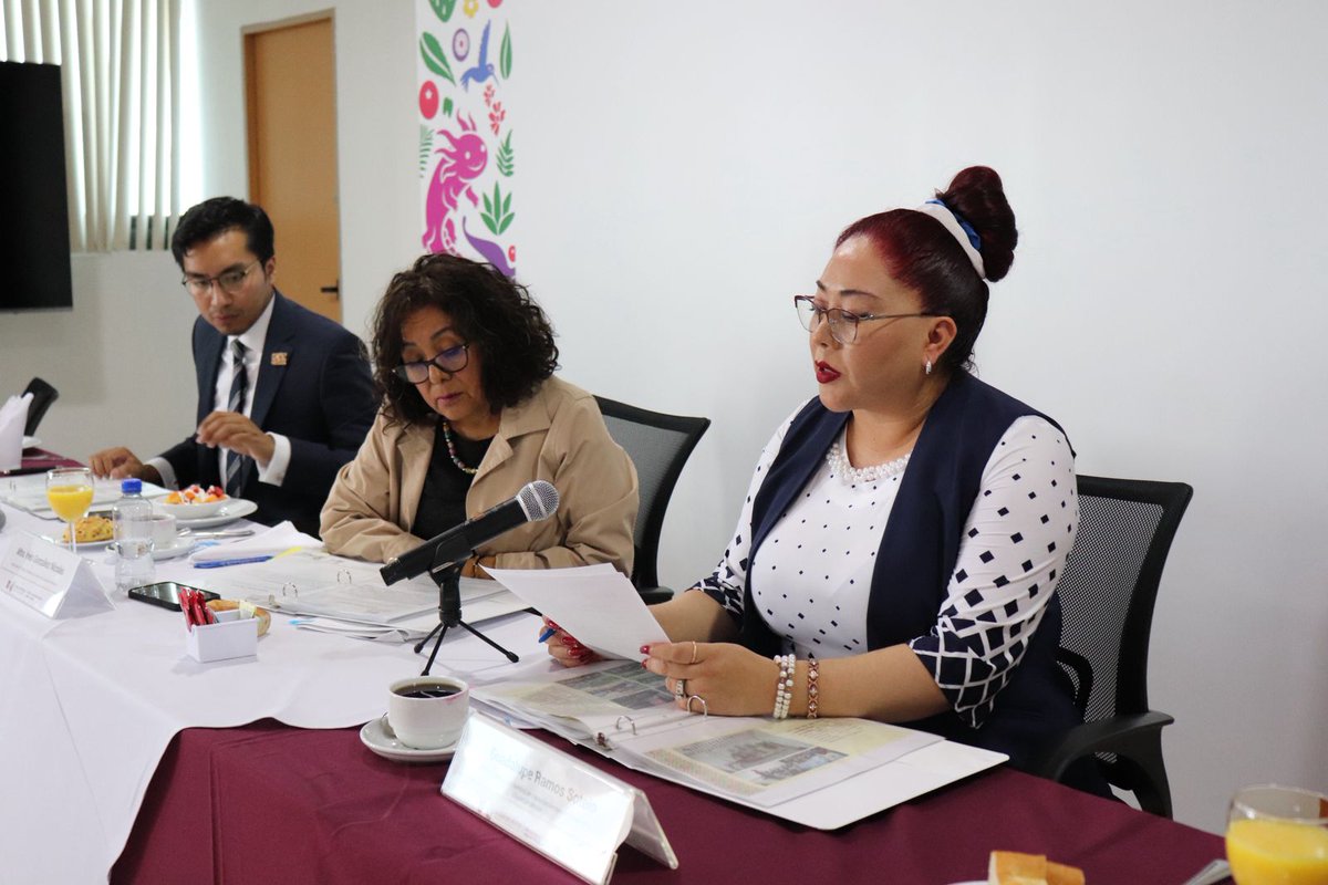 G_RamosSotelo's tweet photo. En cumplimiento con lo establecido en el Estatuto del @icat_cdmx 🧰, esta mañana participamos en la Segunda Junta de Gobierno Ordinaria, presidida por la secretaria de @TrabajoCDMX, la maestra Inés González Nicolás (@Ines_GONI), así como integrantes de distintos órganos gubernamentales. ☕️✅️

Durante esta sesión, presenté mi Primer Informe Anual de Actividades, así como los avances y acciones realizadas al interior de nuestra institución, en un ejercicio de rendición de cuentas y transparencia orientado a fortalecer el trabajo y las capacidades del ICAT CDMX. 🤝📊

Seguimos trabajando para consolidarnos como un referente en la formación para el trabajo en la Ciudad de México. 🇲🇽💼