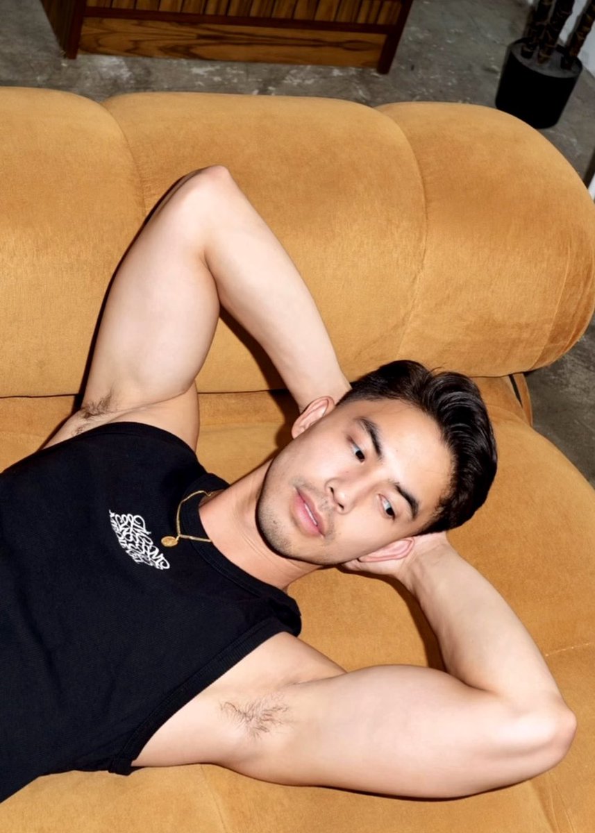labruscaarchive's tweet photo. Tony x Medieval MNL ✨✨ #TonyLabrusca https://t.co/59BXVhSV6r