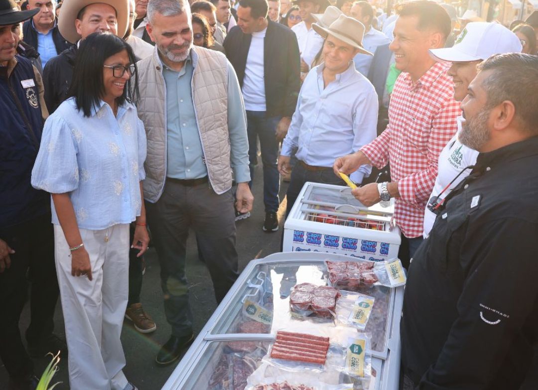 mippci_ven's tweet photo. #NotiMippCI 📰🗞| Presidenta (E) Delcy Rodríguez ordena convertir a Venezuela en exportador líder de lácteos de búfalo a Norteamérica, Caribe y Sudamérica

Lea más ⏩ https://t.co/uEPIzxMIgF https://t.co/vMTBUQm2f8