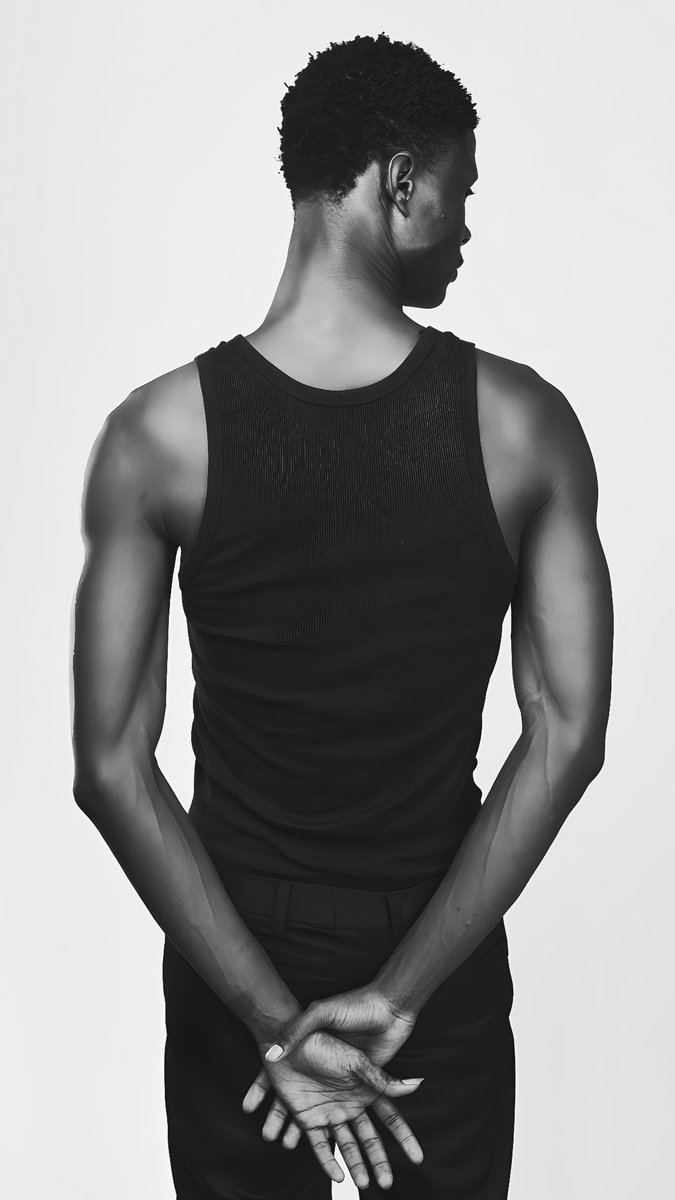 callmekollins's tweet photo. #fyp #model #nigerianmodel https://t.co/W1j3Ot18Pu