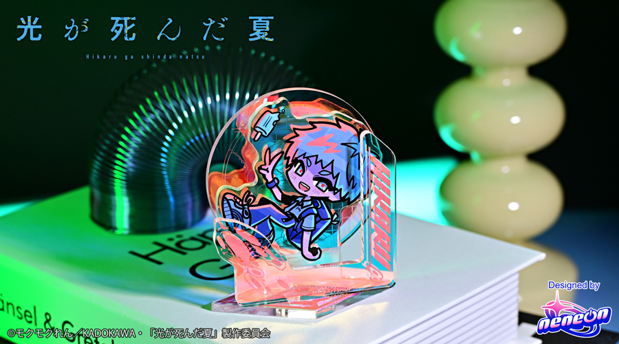 anicyustore's tweet photo. 🌻🏫━━━
予約受付開始
━━━🫠⚫️

TVアニメ『光が死んだ夏』より、
アニ中ストアの🆕ブランド「neneon（ネネオン）」とのコラボグッズが登場🚲🚲

ネオン × Y2K × ゆるさが混ざり合う、
ちょっとクセになるデザインが魅力のシリーズ🫧

エンベロープケースやオーロラアクスタなど
持ち歩いても、飾っても、なんかいい🫶

👇詳細はこちら👇
https://t.co/ebTxYcfDmD
#光が死んだ夏 #ひかなつアニメ