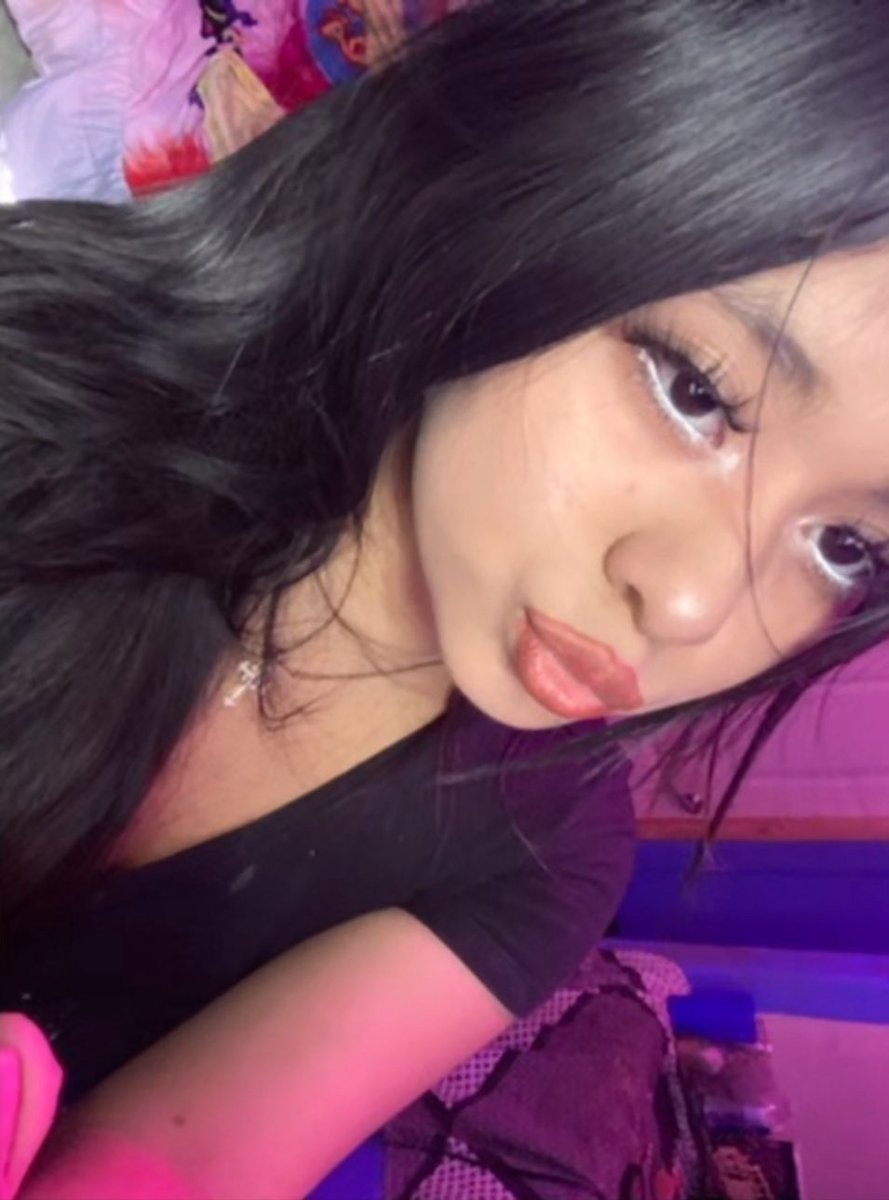 fav latina 🦋😍 tweet media