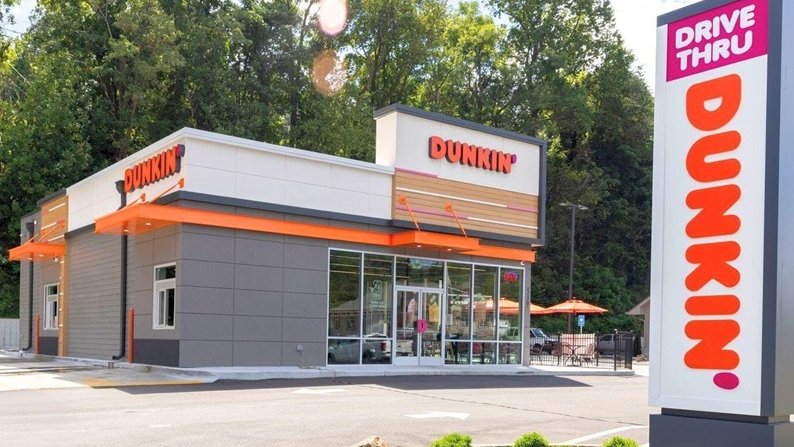 msgStorefront's tweet photo. Dunkin' Donuts is opening up hundreds of locations in Canada after pulling out a few years ago. https://t.co/X1Nbla25Mz