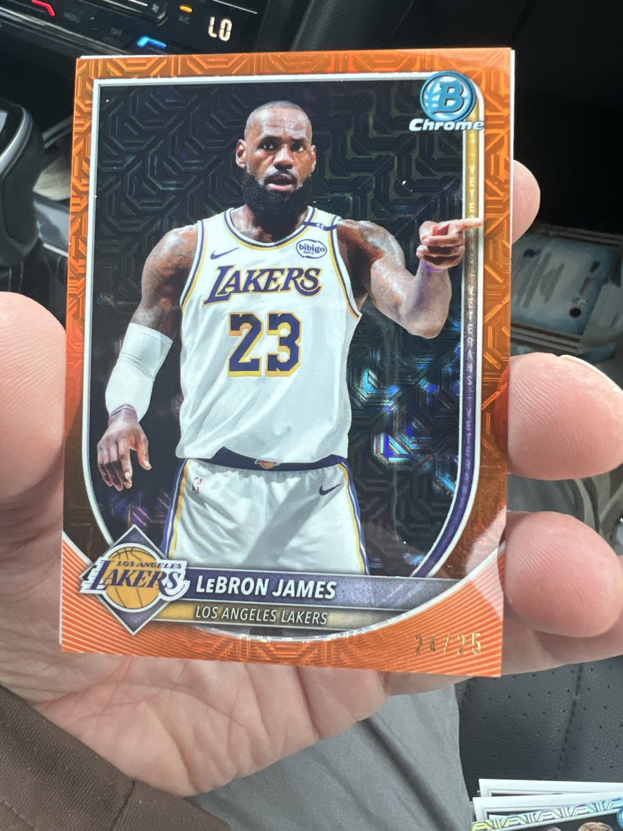 obamacarez4you's tweet photo. @CardPurchaser  holy shit got a bowman box at GameStop!!! https://t.co/kaBM20AUmQ