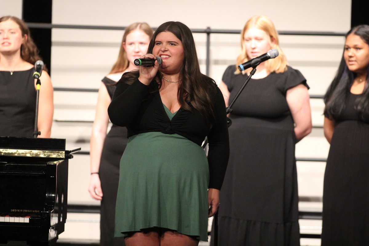 FTSchools's tweet photo. The @FTHighlandsHS choir sounded magnificent during a spring concert inside the Performing Arts Center.  

Thank you for sharing such talent and dedication with our community!  

@FTSUPT https://t.co/2wZWypDa46