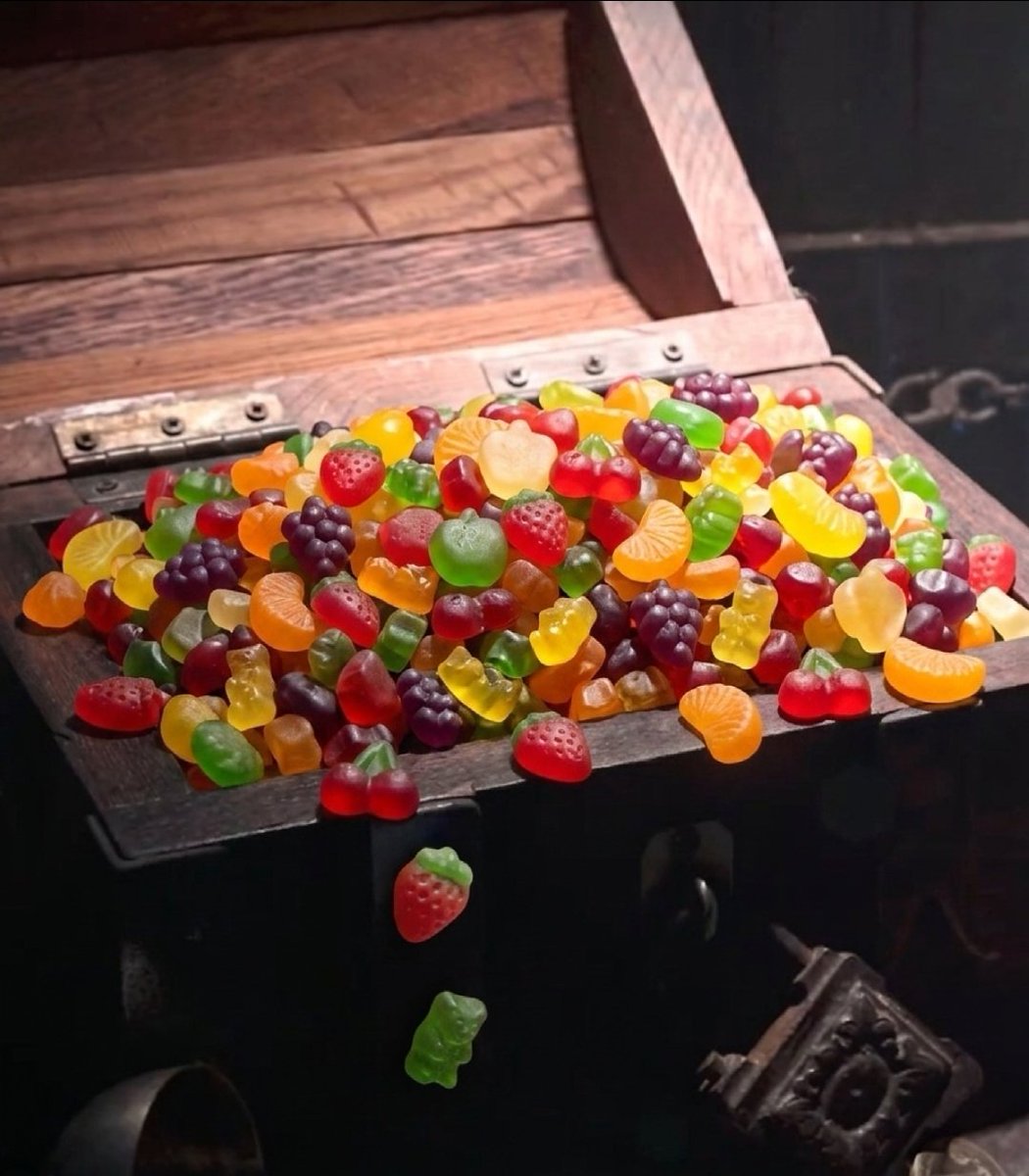 dragunbo3's tweet photo. @Dexerto It all makes sense now.
Welch's and Ubisoft kidnapped @filianIsLost and put her in a diabetic coma.
Whomever finds the fruit snacks will find Filian.
#RipFrank? https://t.co/iKdunX9mmS
