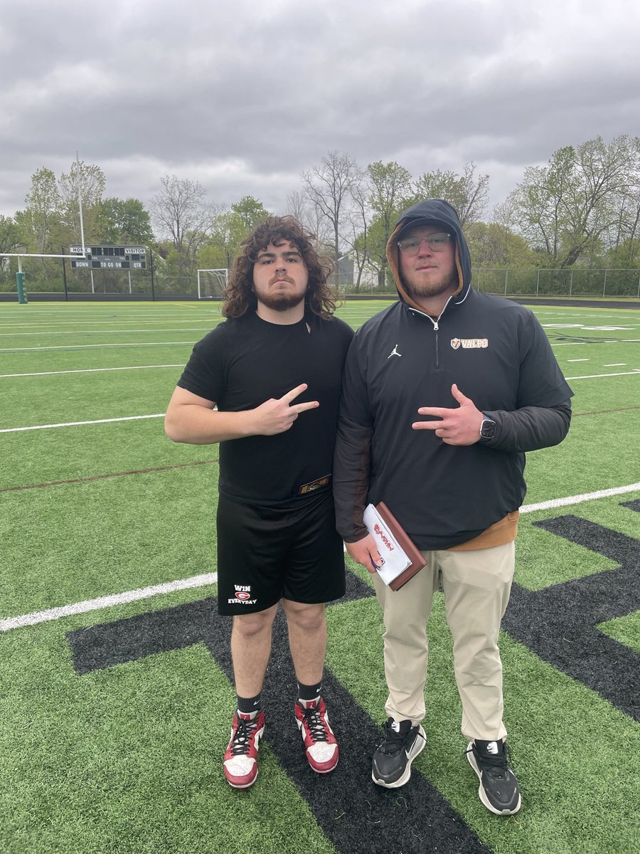 oscar_krasson's tweet photo. Had a GREAT time at the MHSAA exposure camp absolutely dominated the competition and took top 5 for DL. CO’29, 6’1, 260!!! Sadly didn’t get any footage. @Coach_Searcy @coachking93 @BillTeerlinck @CoachBarker_ @Coachvon05 @AllenTrieu @DOFRecruiting @RyanBrowne05 @CoachMacCarruth https://t.co/XnXlPvlnTW