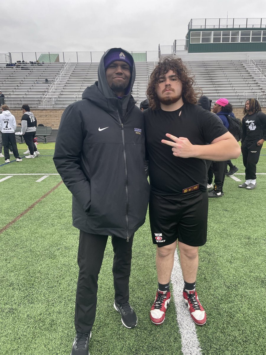 oscar_krasson's tweet photo. Had a GREAT time at the MHSAA exposure camp absolutely dominated the competition and took top 5 for DL. CO’29, 6’1, 260!!! Sadly didn’t get any footage. @Coach_Searcy @coachking93 @BillTeerlinck @CoachBarker_ @Coachvon05 @AllenTrieu @DOFRecruiting @RyanBrowne05 @CoachMacCarruth https://t.co/XnXlPvlnTW