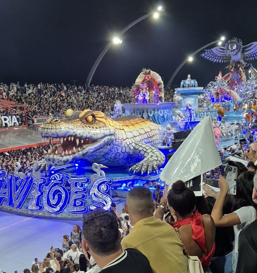 O pior comentarista do Carnaval SP 🇨🇩 tweet media