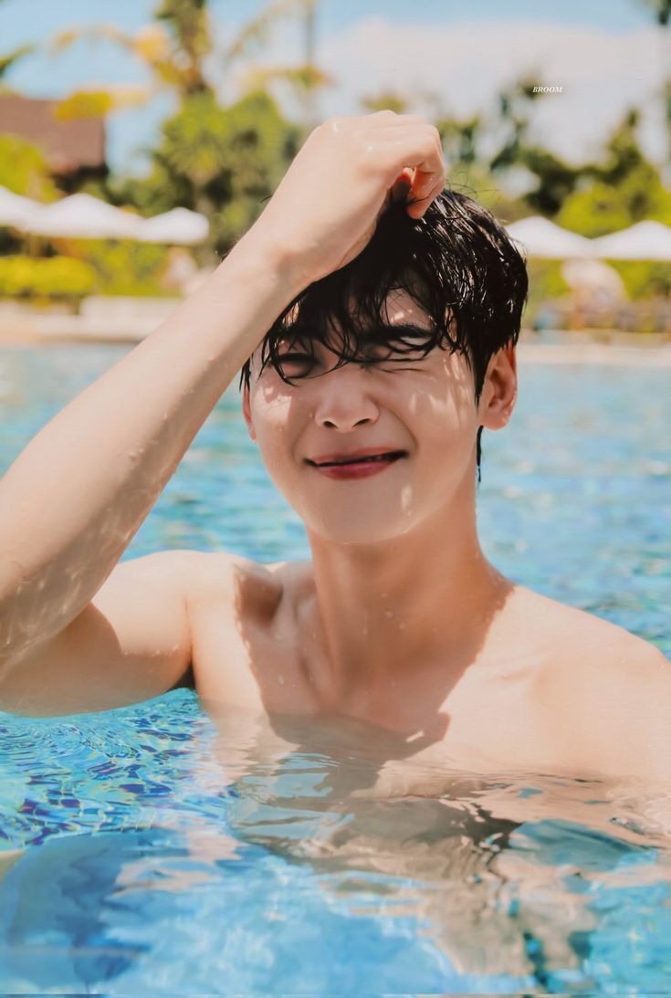 Eunwoo. tweet media