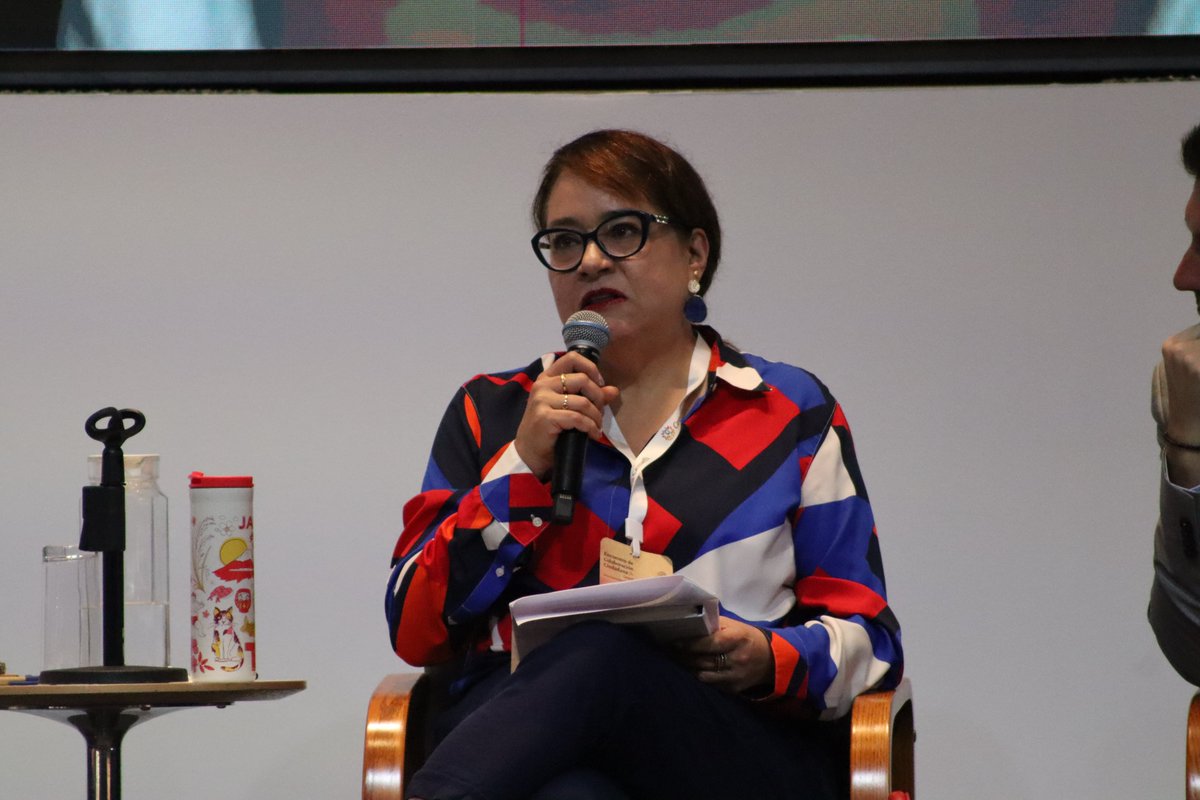 YoTambien's tweet photo. Participar también es construir democracia.

Katia D’Artigues (@kdartigues), directora general de Yo También, participó como moderadora del panel inaugural “Participación, voluntariado y democracia: ¿por qué importan hoy?” en el Encuentro de Colaboración Ciudadana 2026 de CEMEFI (@Cemefi).

La conversación reunió distintas miradas sobre los retos actuales para la acción colectiva, el papel de las organizaciones de la sociedad civil y la necesidad de fortalecer vínculos entre ciudadanía, derechos e inclusión.

También se reflexionó sobre cómo el voluntariado y la participación ciudadana continúan siendo herramientas fundamentales para impulsar cambios sociales y responder a los desafíos actuales.

El espacio contó con interpretación en Lengua de Señas Mexicana (LSM).

Participaron:
• Jaime Chávez — Vance Center for International Justice
• Nora Cabrera — Nuestro Futuro
• Guillermo Correa — IAVE

Gracias a quienes hicieron posible este espacio de diálogo y reflexión sobre los desafíos y oportunidades de la participación ciudadana hoy.