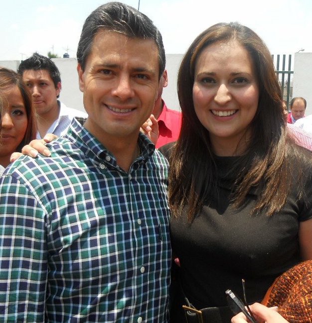 Hector190909's tweet photo. @cynthialopezc1 @AlessandraRdlv @MorenaSenadores @PrensaDipMorena @Morena_Mujeres @infpmorena @MorenaPreside @PartidoMorenaMx @amlopezbeltran @DiputadosMorena @craviotocesar @Morena_Partido Mira nada más con quién te codeabas, inmunda. https://t.co/BephyR3hgs