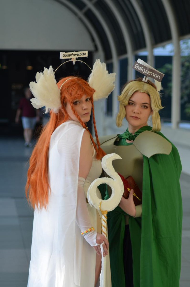 _Vqmpires's tweet photo. Small Shoot from con this weekend !!  Did have to get my girlfriend into bannerfall to do this duo with me 🫶
+ a photo of the prop that i made her which had the poem bf!Bek wrote bf!Eloise.

#bannerfallsmp #bfsmp #bekyamon #soupforeloise #powcreations https://t.co/r8JceKCw0V