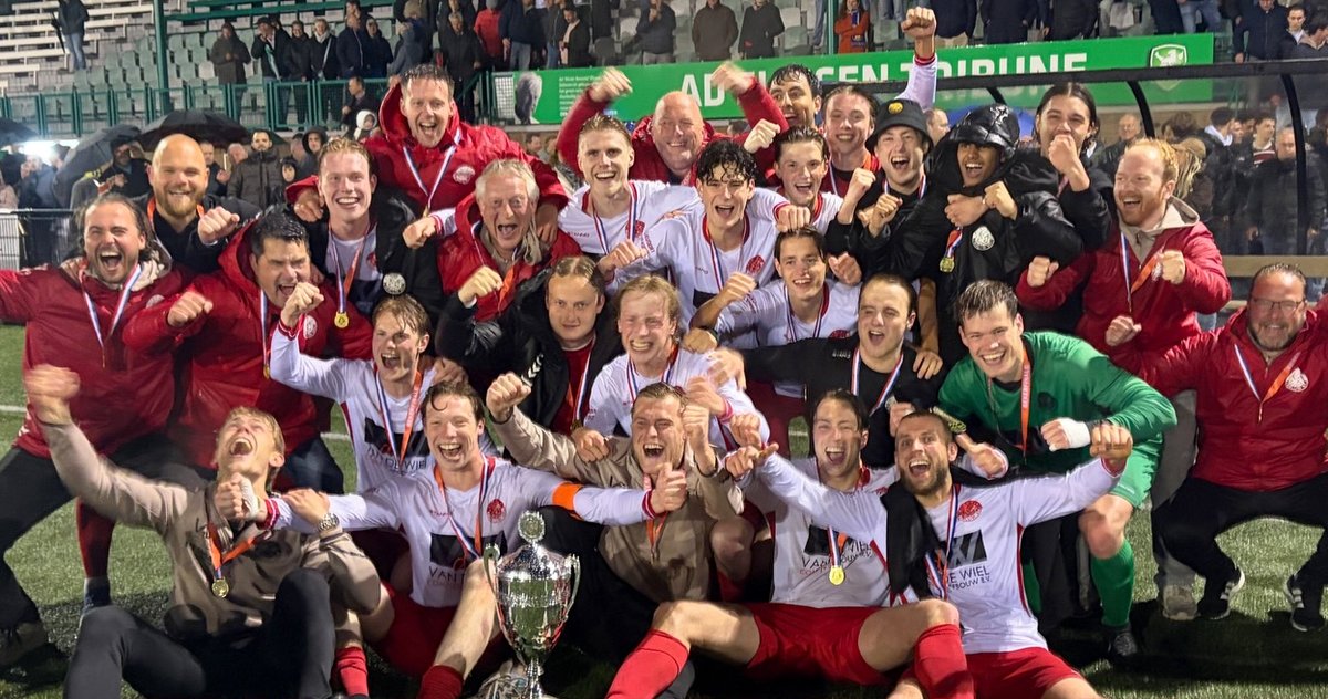 073voetbal's tweet photo. 🏆 | Op halve kracht sleept Tommy Kreté zich naar de dubbel. @ZwaluwVFCVught pakt na de titel ook de beker. "Bizar seizoen!" https://t.co/Z7X0cBT3dW https://t.co/IUoZt2uwHM