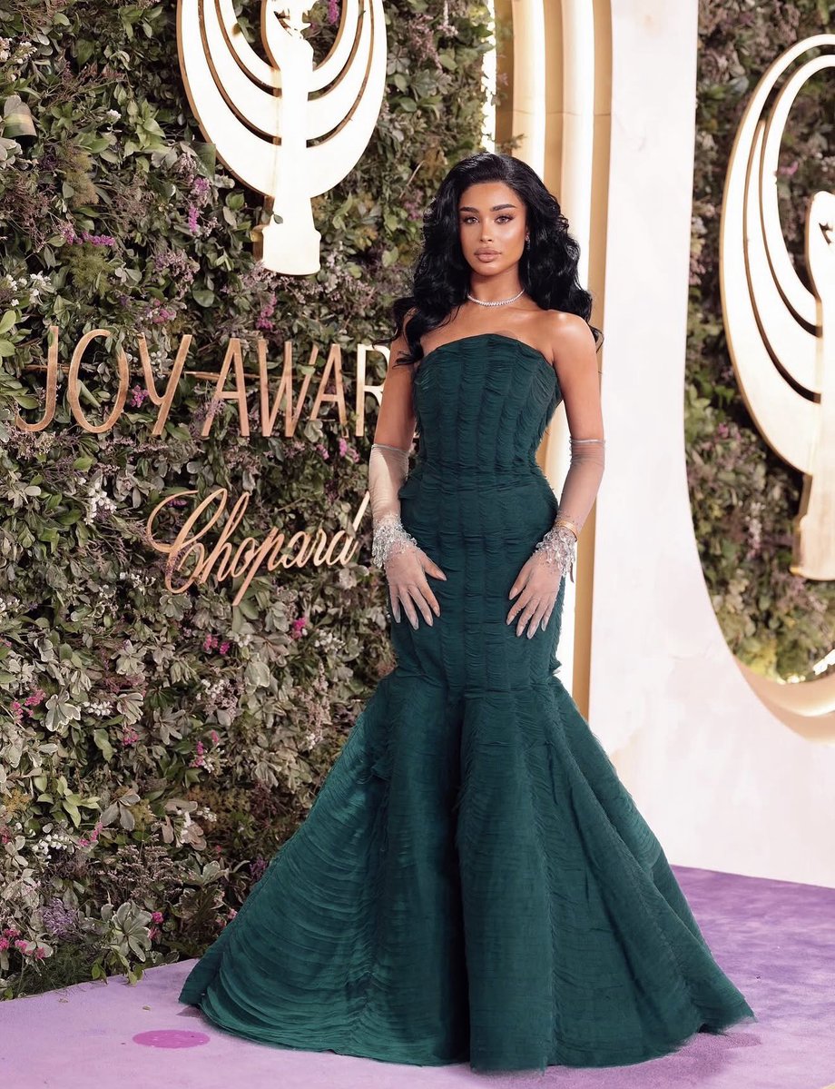 ميشا | FASHION tweet media
