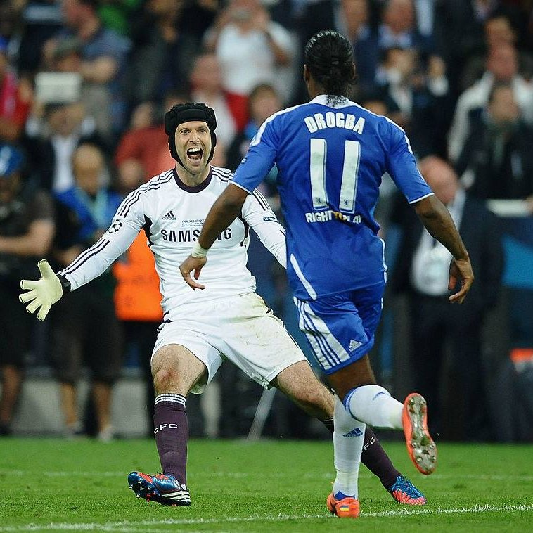 CFCUruguay's tweet photo. 🔙 19 de Mayo del 2012

🇩🇪 En su país...
🏙️ En su ciudad...
🏟️ En su estadio...
🫂 Con su gente...

¡NUESTRA CHAMPIONS! 💙🏆 https://t.co/9EryfLRGbM