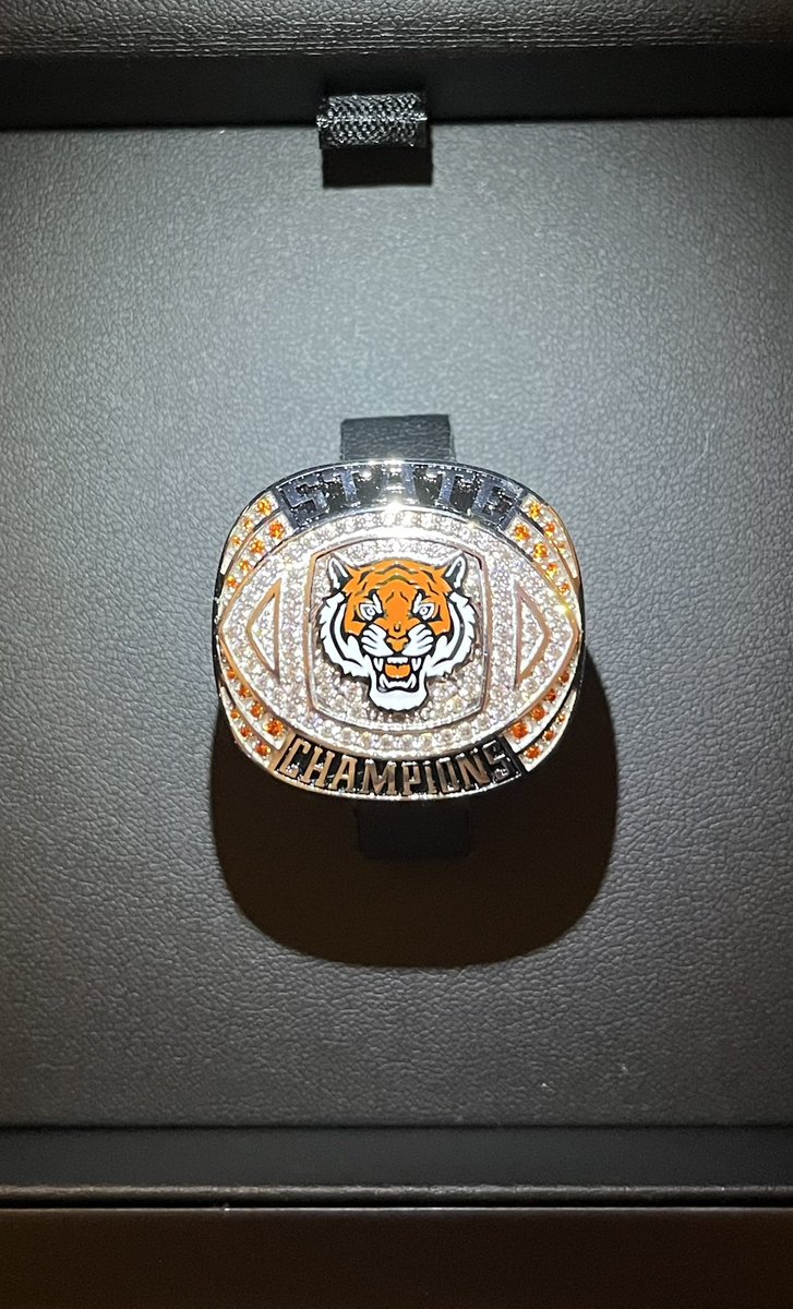LCtigerfootball's tweet photo. Ring Season! 🏈 https://t.co/micOwZ1YxF