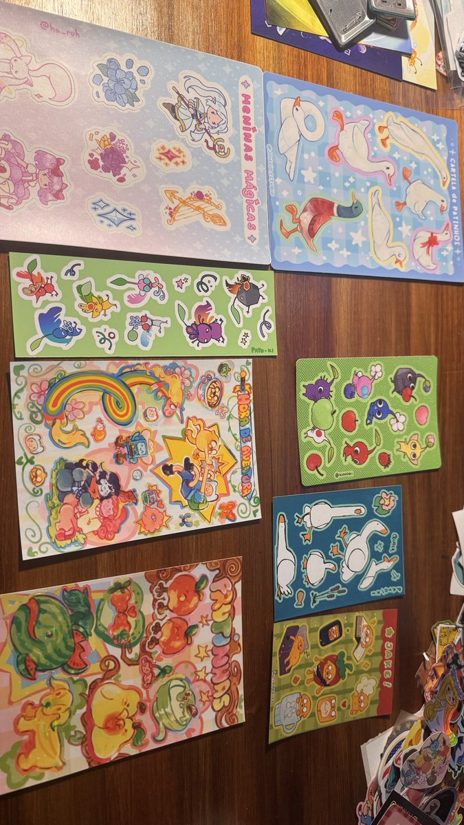 Nynny_2802's tweet photo. Comprei essas coisinhas com artistas maravilhosos na feira pólen que acontece na puc rio :) https://t.co/MKG869cFBh