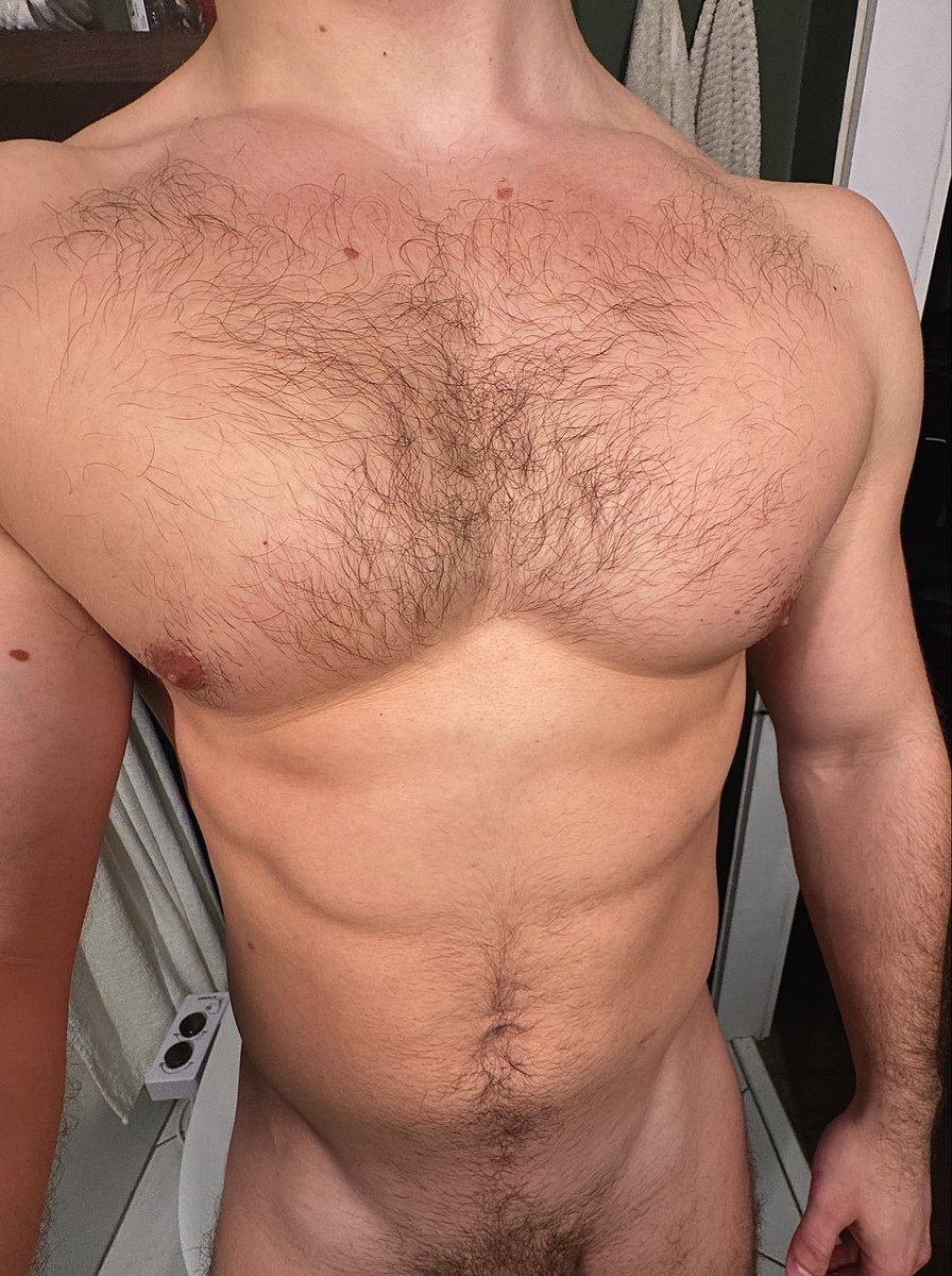 itslukiepooh's tweet photo. How’s the chest? https://t.co/d94XKyBM1Y